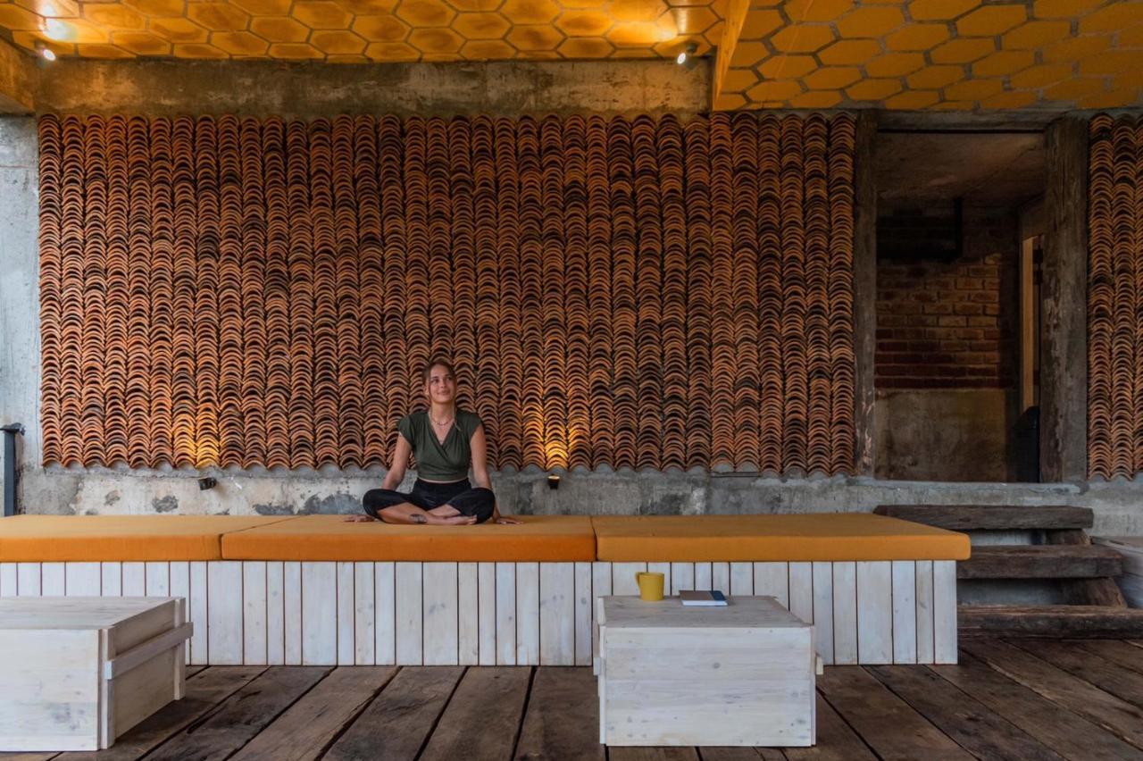 Wild Bee Hostel Элла Экстерьер фото