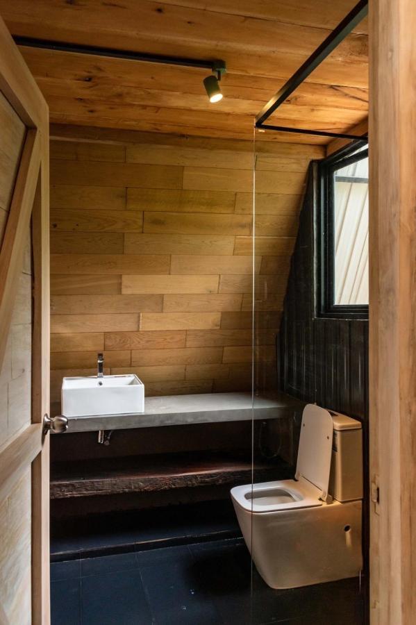 Wild Bee Hostel Элла Экстерьер фото
