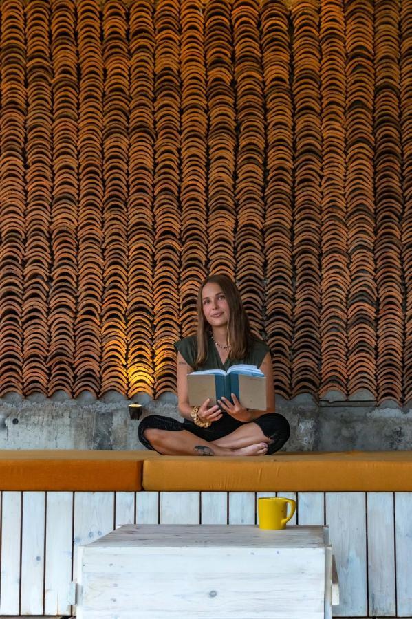 Wild Bee Hostel Элла Экстерьер фото