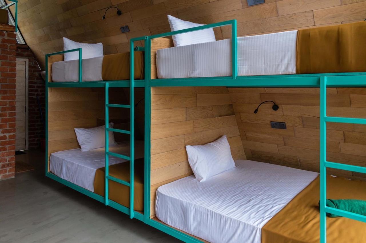 Wild Bee Hostel Элла Экстерьер фото